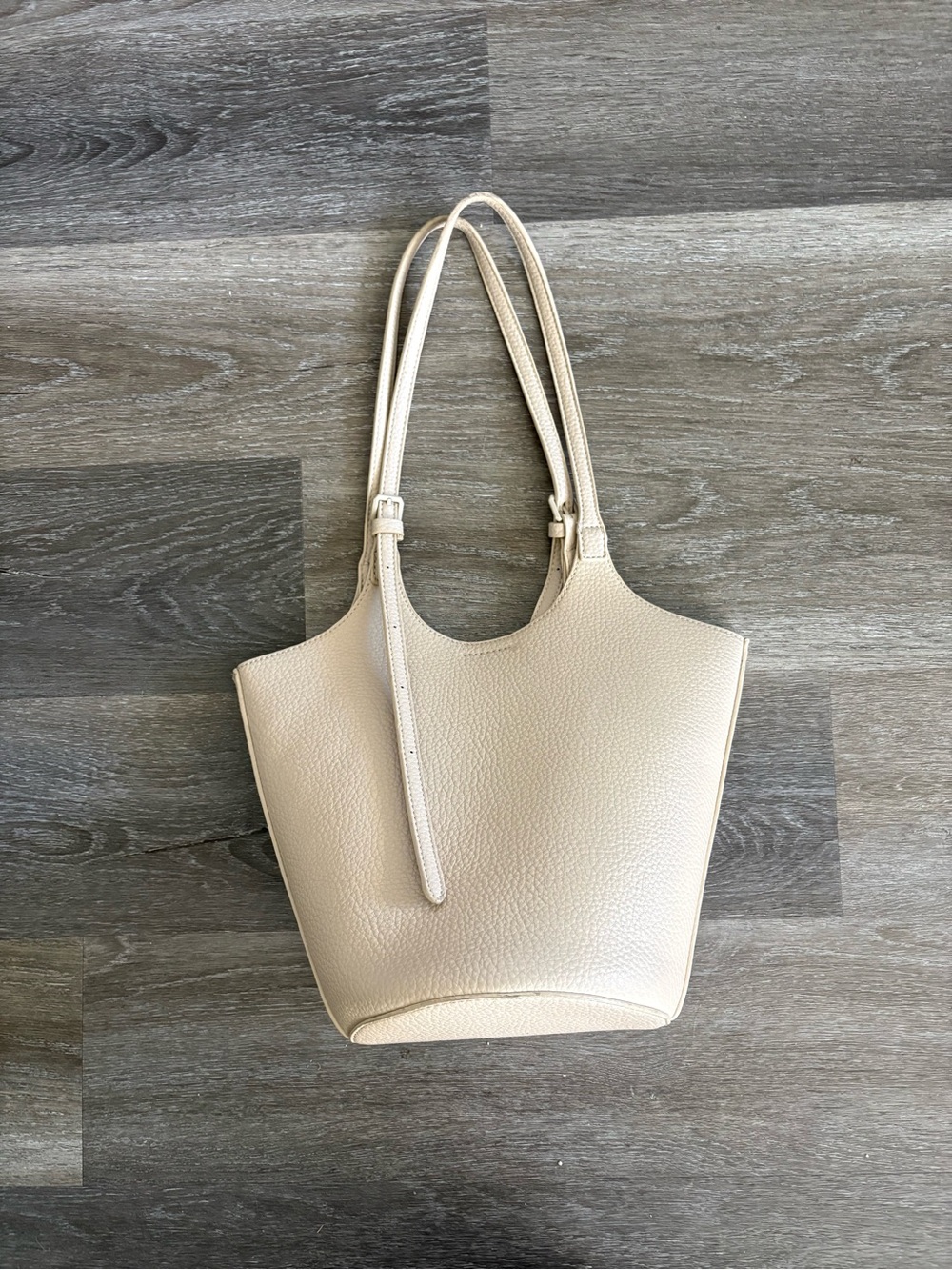 Minimalist bucket bag with pouch Cream Women's faux Leather Tote Bag